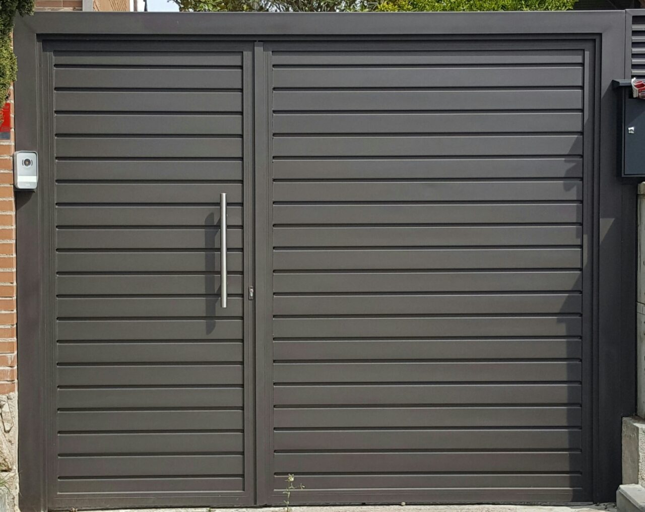 Puertas metálicas - forjasomolinos